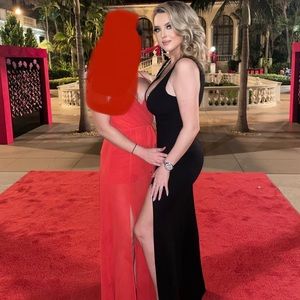 Long black tie dress, wedding size S-M . Super stretchy . Holding well your body